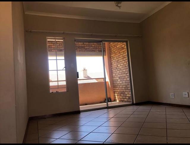 2 BEDROOM PROPERTY TO RENT IN MOOIKLOOF RIDGE ESTATE